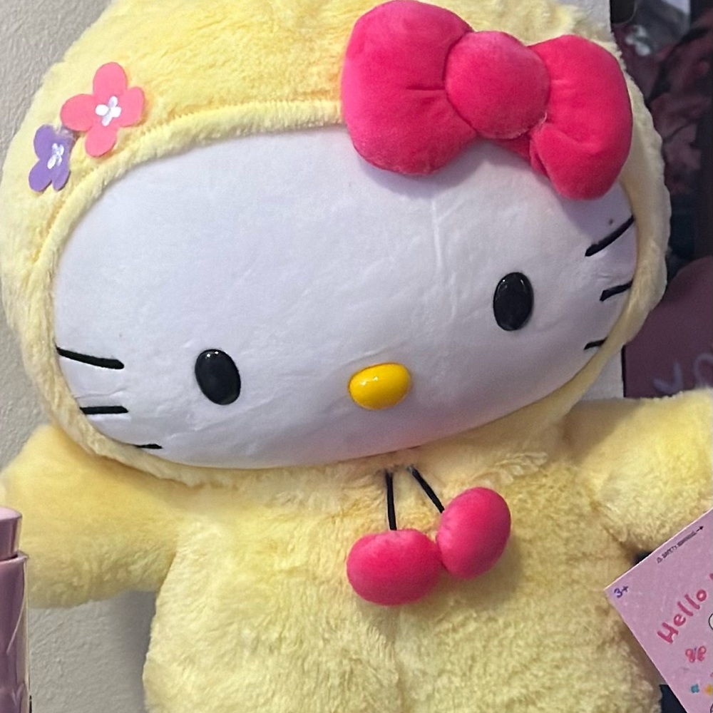 Viral CVS yellow hello kitty greeter. Collectors item. NWT